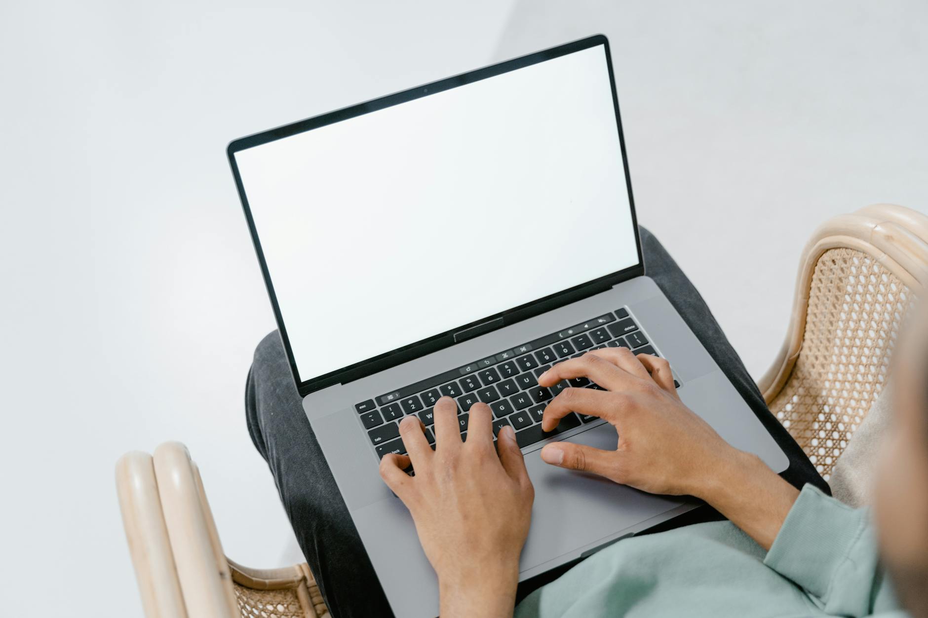 Building Customer Trust Online: Reviews, Testimonials & Social Proof
